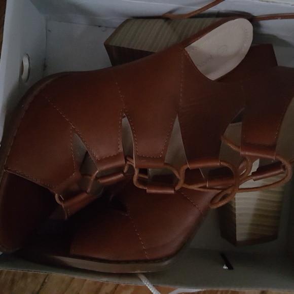 Lace up open toe sandal booties - Picture 4 of 4